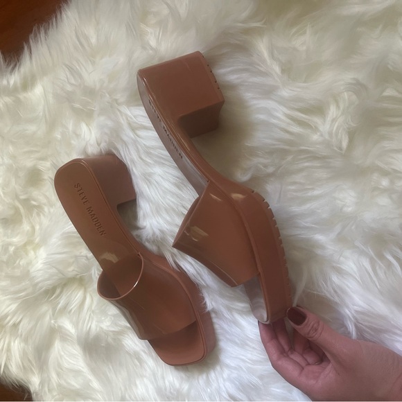 Steve Madden harlin heel sandal slides in color camel - Picture 3 of 8